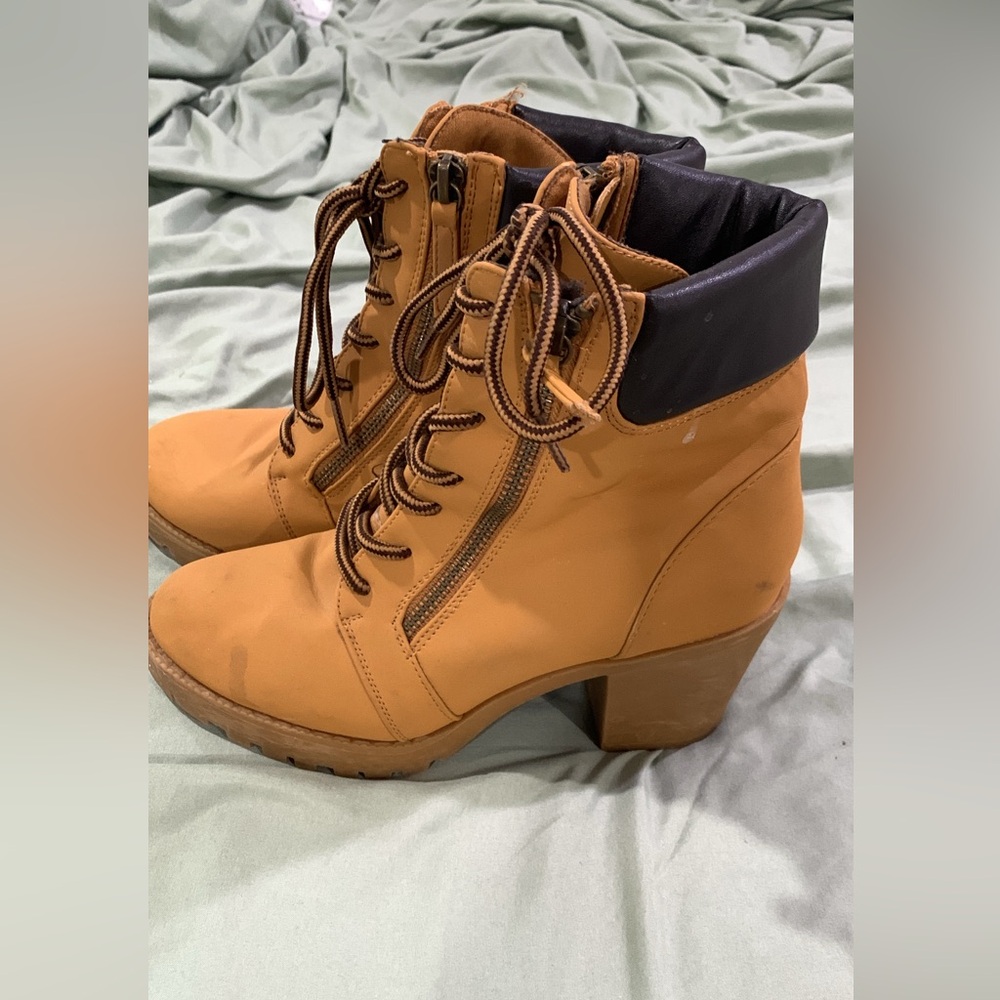 Women's Tan Ankle Boots